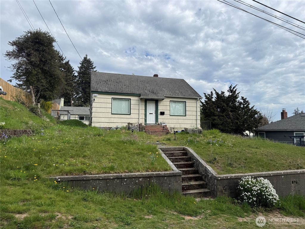Photo of 1538 N Lafayette Avenue, Bremerton, WA 98312 (MLS # 2509127)