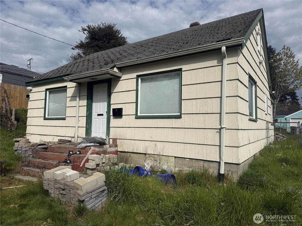 Photo of 1538 N Lafayette Avenue, Bremerton, WA 98312 (MLS # 2509127)