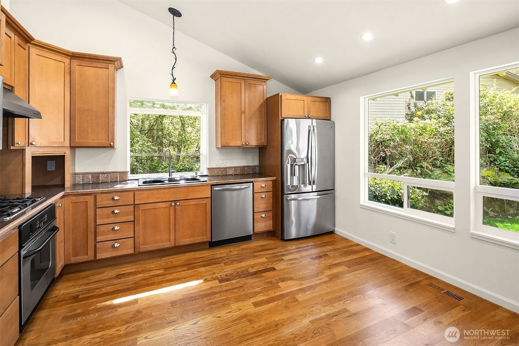 Photo of 14236 95th Avenue NE, Kirkland, WA 98034 (MLS # 2507662)