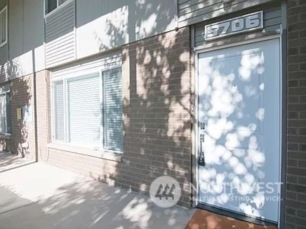 Photo of 5706 123rd Avenue SE, Bellevue, WA 98006 (MLS # 2136395)