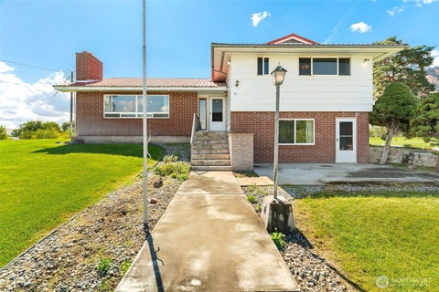Photo of 44 Grange Road, Brewster, WA 98812 (MLS # 2577457)