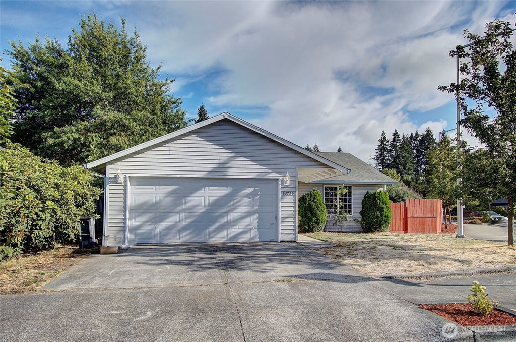 Photo of 13726 NE 32nd Circle, Vancouver, WA 98682 (MLS # 2576288)