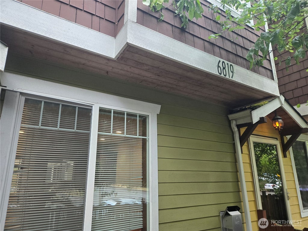 Photo of 6819 Weedin Place NE, Seattle, WA 98115 (MLS # 2582213)