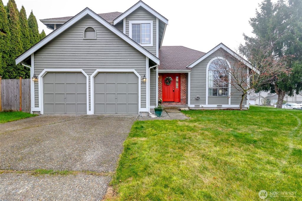 Photo of 12105 SE 261st Court, Kent, WA 98030 (MLS # 2464470)