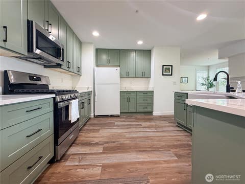 Photo of 12208 NE 24th Street #124, Bellevue, WA 98005 (MLS # 2543613)