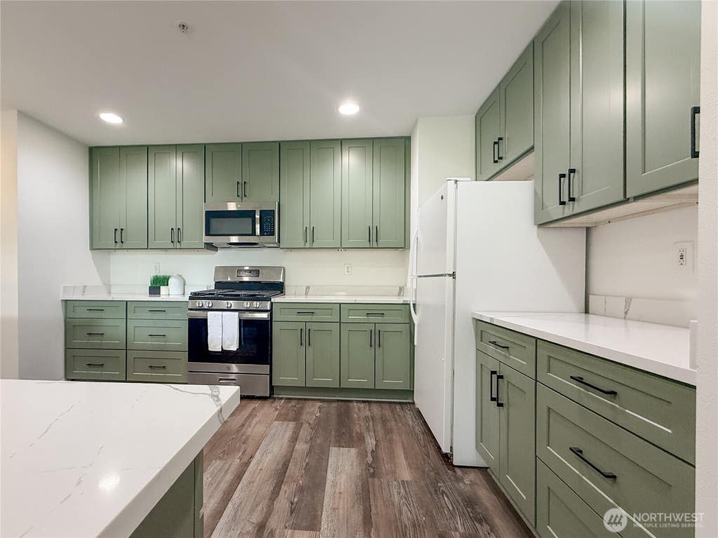 Photo of 12208 NE 24th Street #124, Bellevue, WA 98005 (MLS # 2543613)