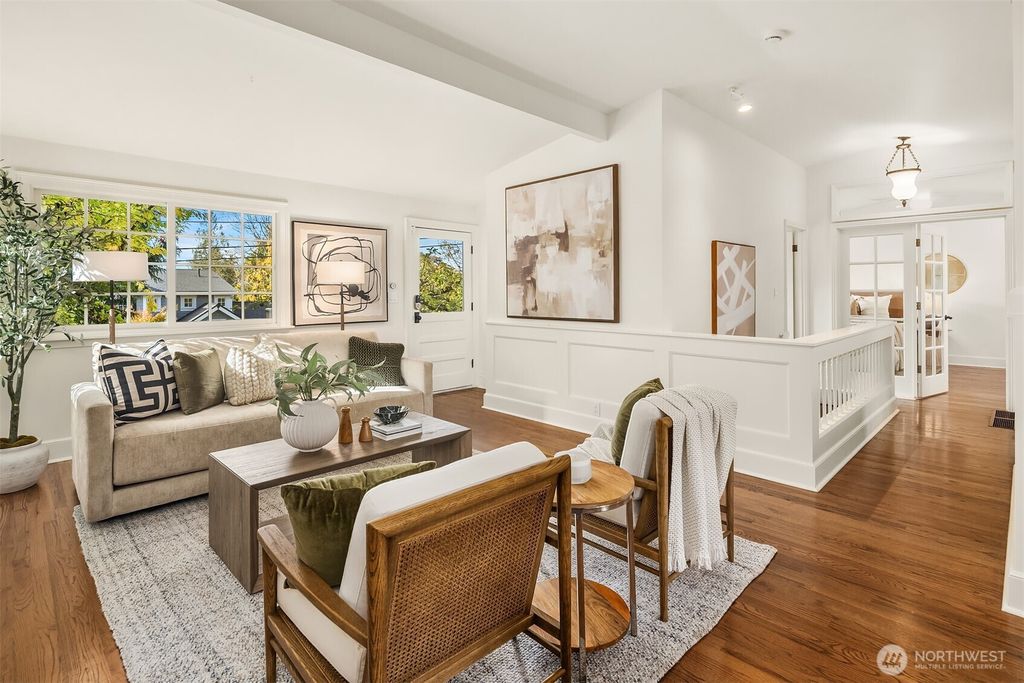 Photo of 2440 64th Avenue SE, Mercer Island, WA 98040 (MLS # 2449672)