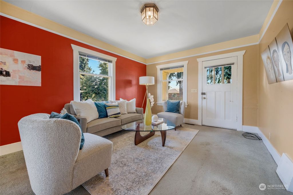 Photo of 646 NW 88th Street, Seattle, WA 98117 (MLS # 2291913)