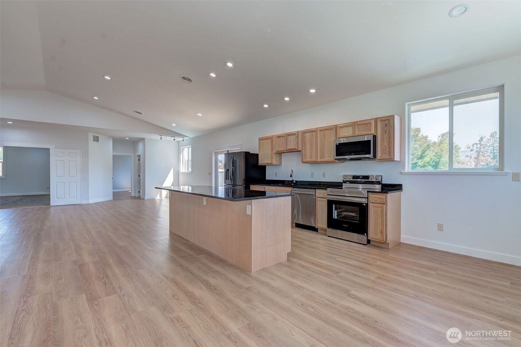 931 N Gale Avenue