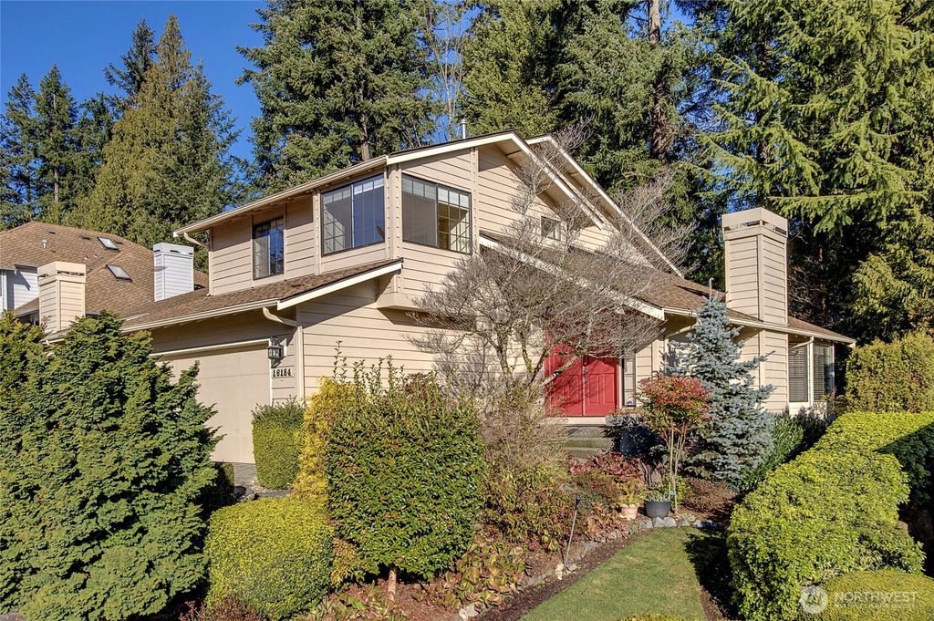 Photo of 16184 SE 33rd Circle, Bellevue, WA 98008 (MLS # 2338308)