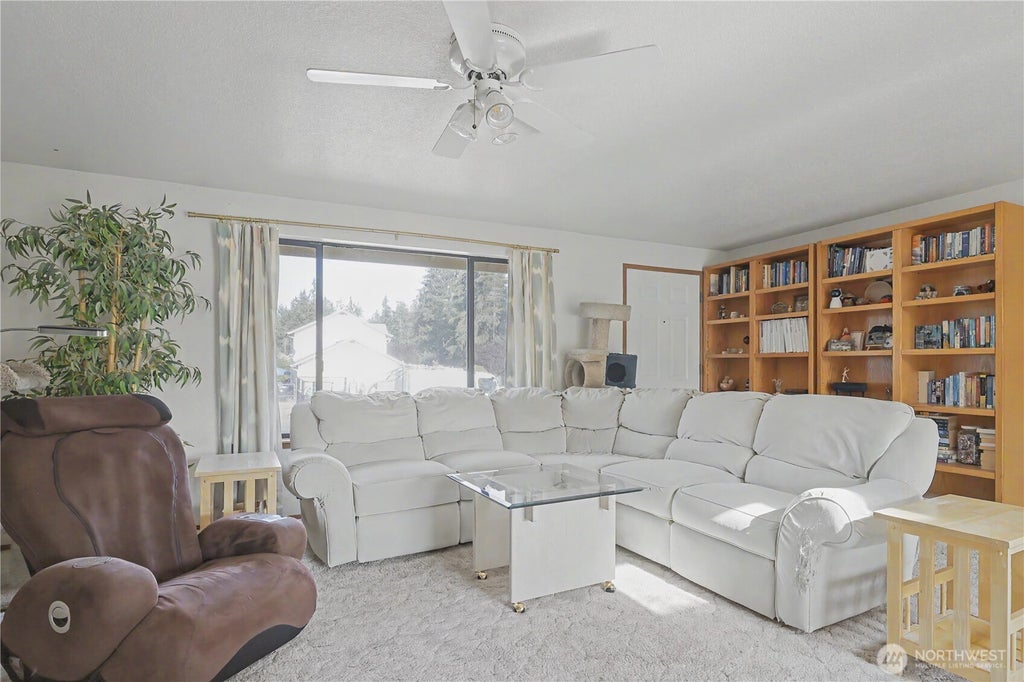 Photo of 623 Hawks Glen Drive SE, Olympia, WA 98513 (MLS # 2559189)