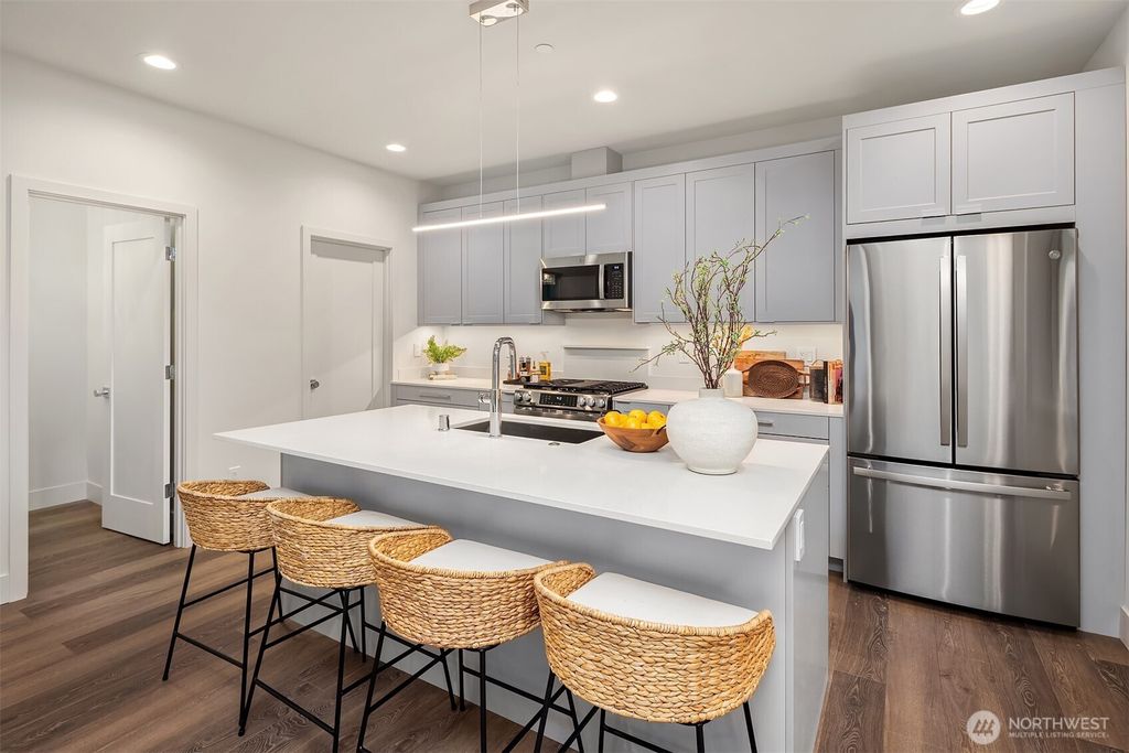 Photo of 639 18th Avenue W, Kirkland, WA 98033 (MLS # 2511255)