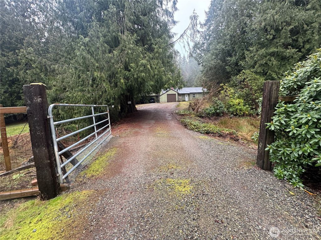 Photo of 29840 SE 208th Street, Maple Valley, WA 98038 (MLS # 2326424)