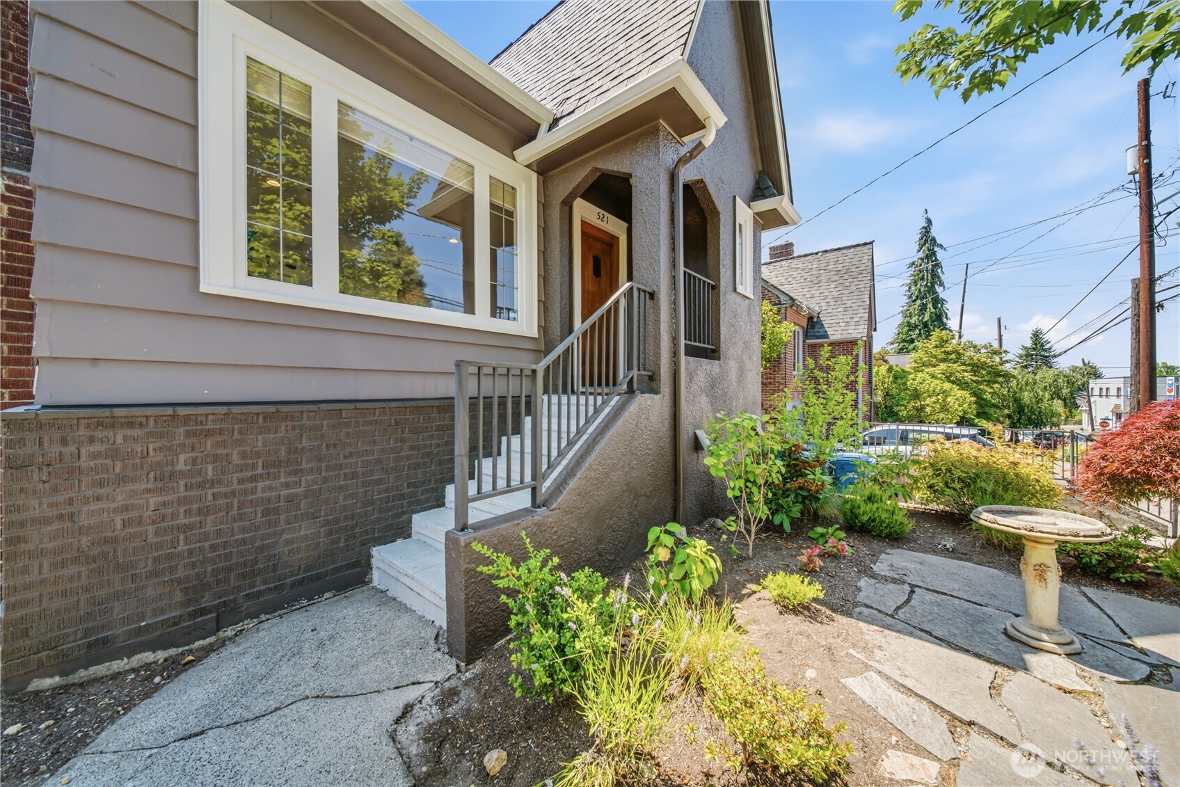 521 NE 85th