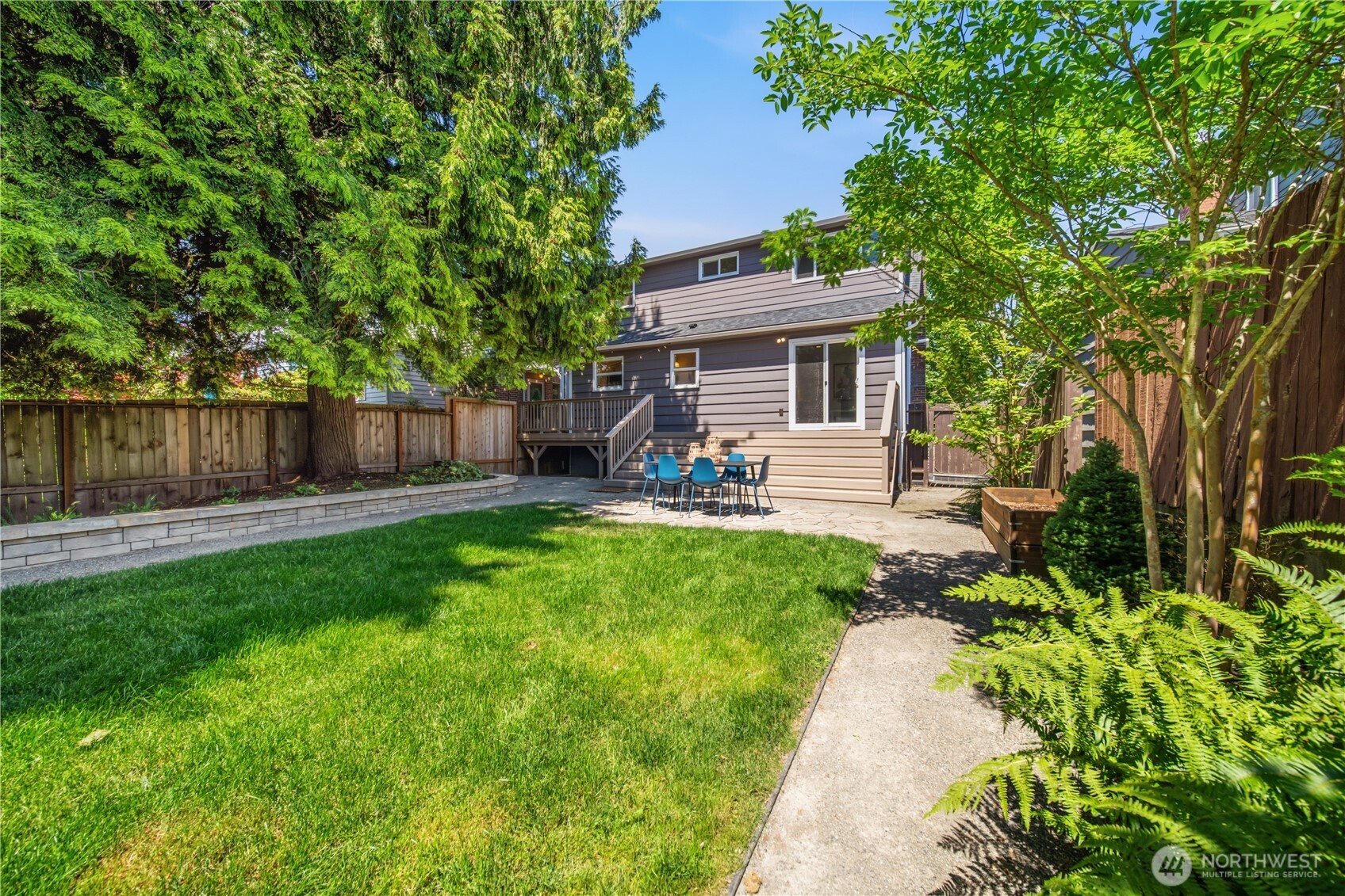 521 NE 85th