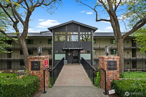 Photo of 525 Broadway #308, Tacoma, WA 98402 (MLS # 2518868)