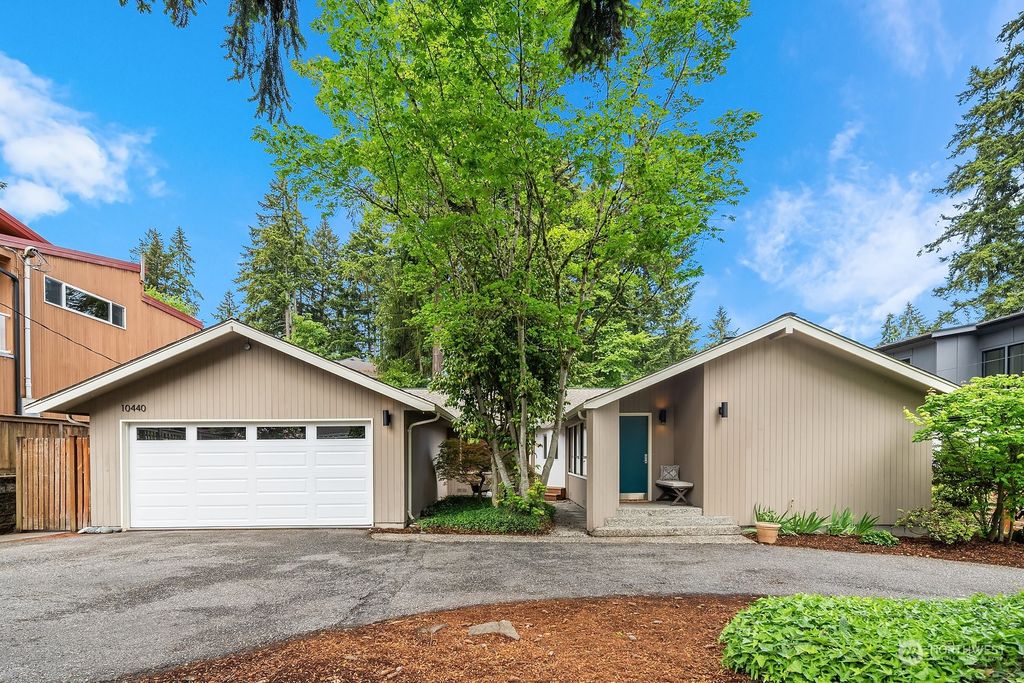 Photo of 10440 SE 19th Street, Bellevue, WA 98004 (MLS # 2241801)