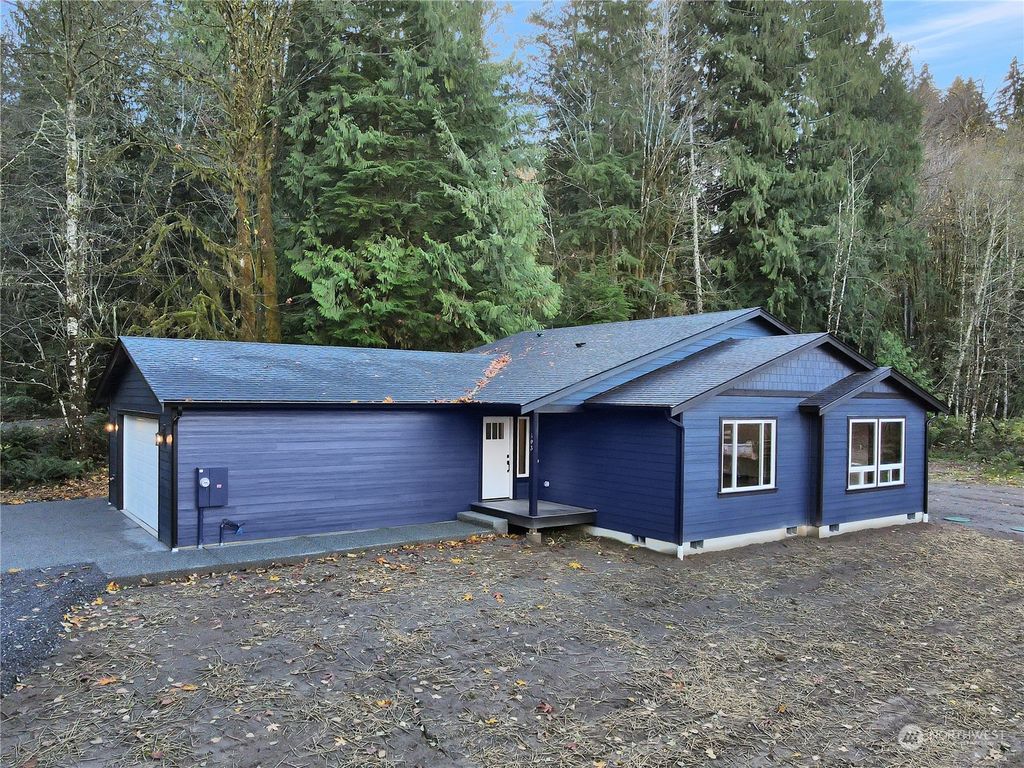 Photo of 403 Commercial Avenue, Darrington, WA 98241 (MLS # 2128356)