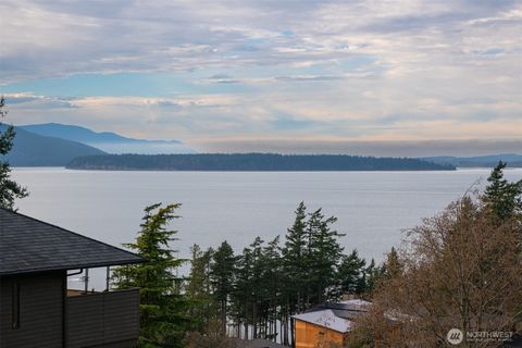 Photo of 414 S Clarkwood Drive, Bellingham, WA 98225 (MLS # 2459440)