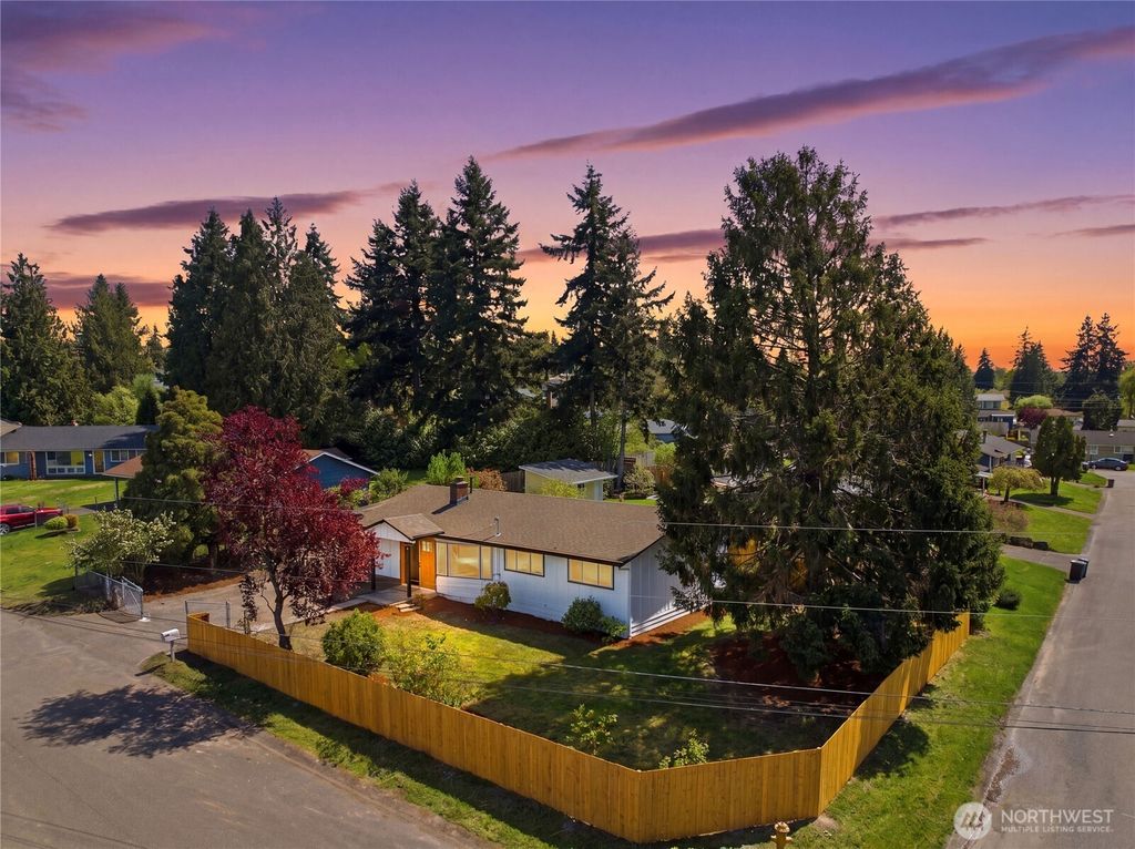 Photo of 2103 S 249th Street, Kent, WA 98032 (MLS # 2511892)