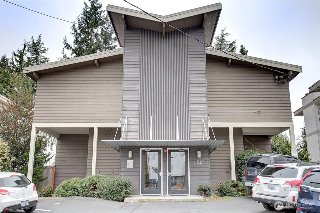 Photo of 11525 Greenwood Avenue N #401, Seattle, WA 98133 (MLS # 2564282)