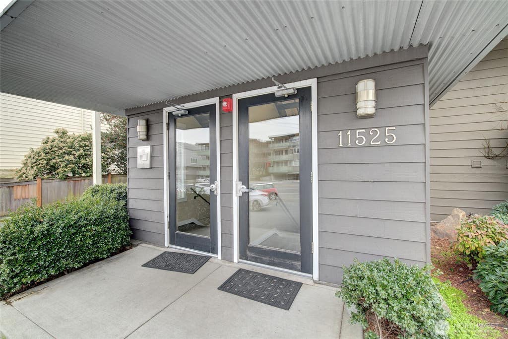 Photo of 11525 Greenwood Avenue N #401, Seattle, WA 98133 (MLS # 2564282)