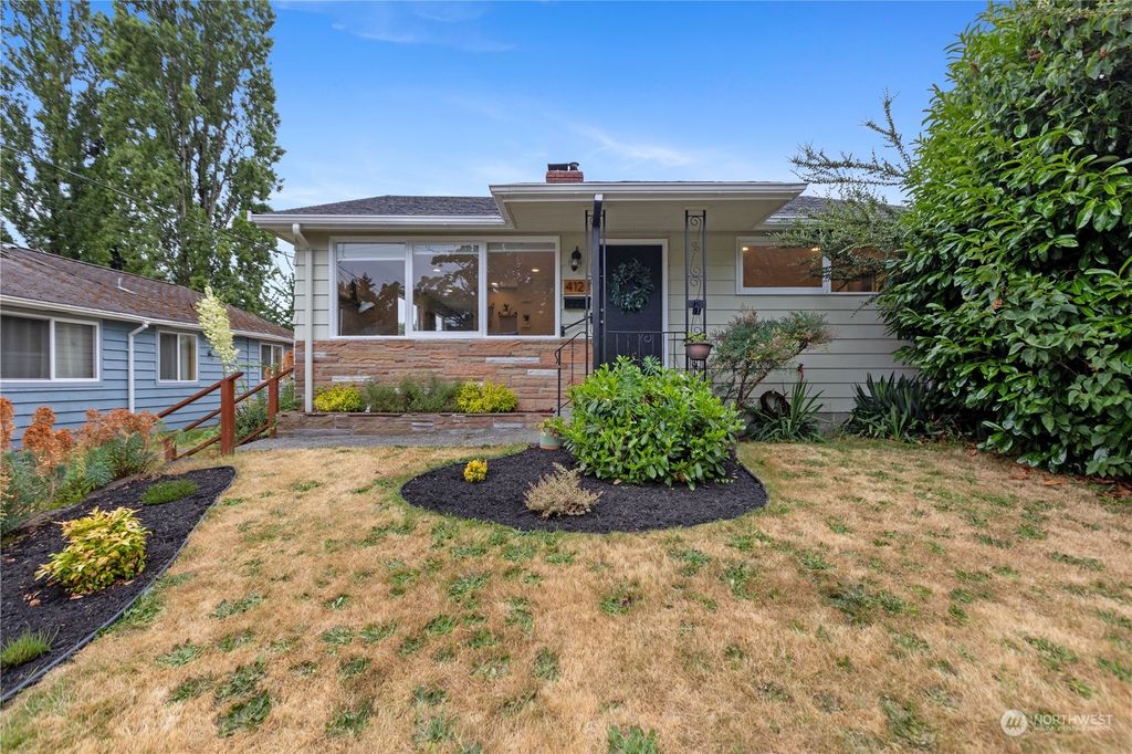 Photo of 4121 Palatine Avenue N, Seattle, WA 98103 (MLS # 2266025)