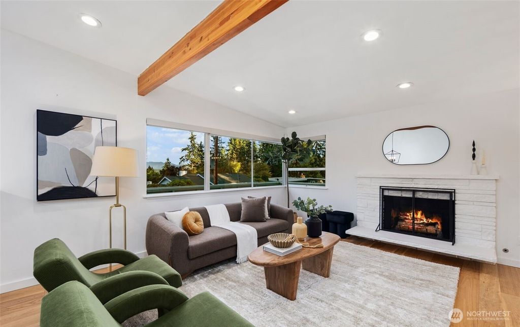 Photo of 201 165th Avenue NE, Bellevue, WA 98008 (MLS # 2459863)