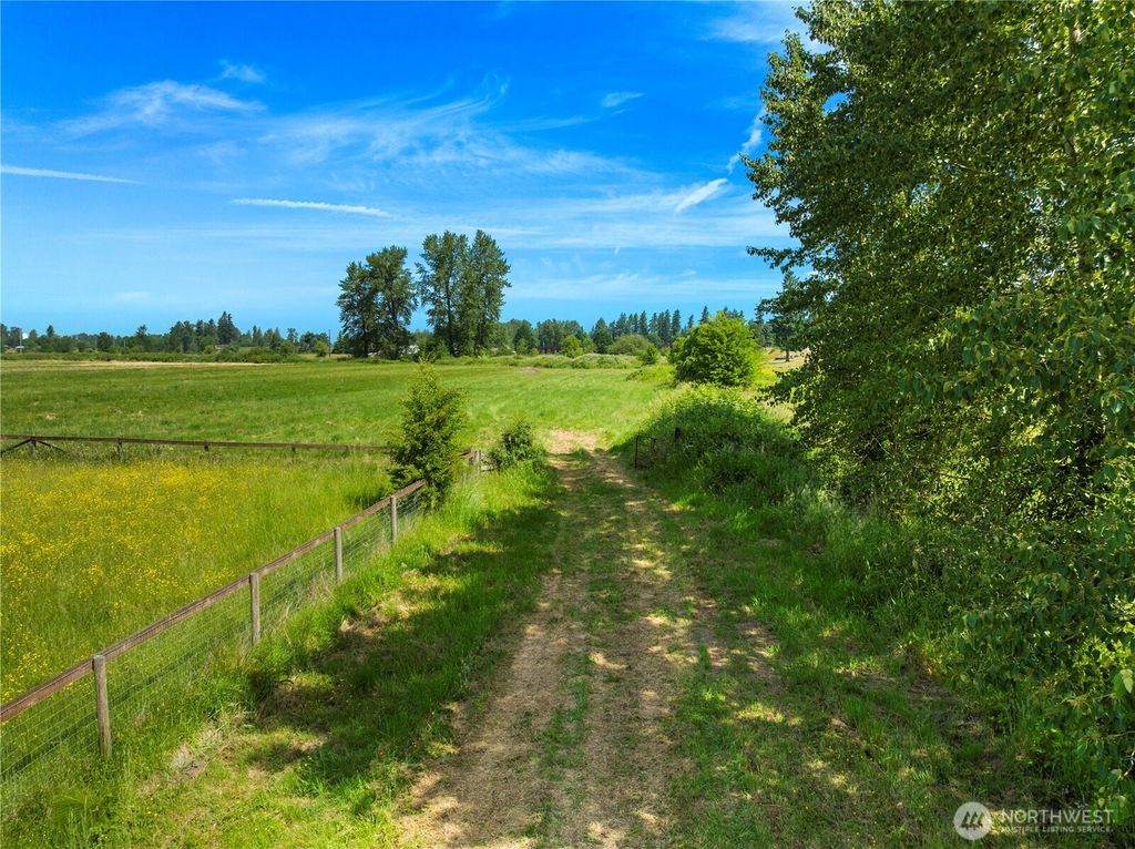 Photo of 19000 SE 416th St, Enumclaw, WA 98022 (MLS # 2391266)