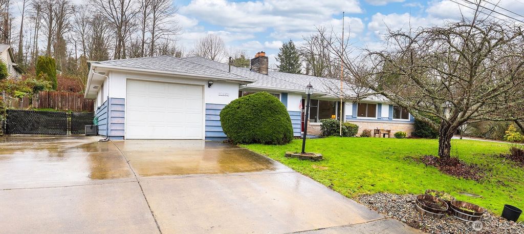 Photo of 21850 14th Avenue S, Des Moines, WA 98198 (MLS # 2465710)