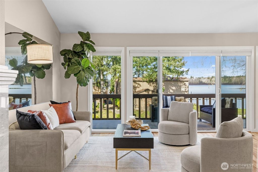 Photo of 17434 NE 40th Place #C5, Redmond, WA 98052 (MLS # 2530303)
