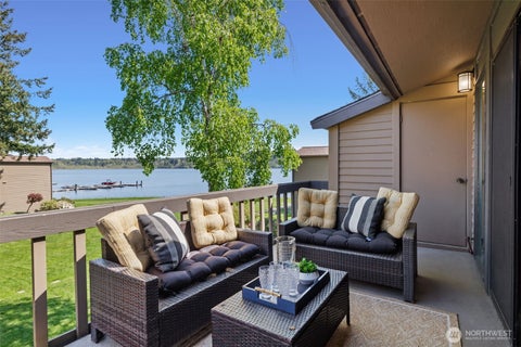 Photo of 17434 NE 40th Place #C5, Redmond, WA 98052 (MLS # 2530303)