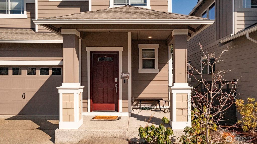 Photo of 33152 Glacier Avenue SE, Black Diamond, WA 98010 (MLS # 2521046)
