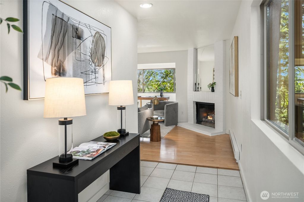 Photo of 12517 NE 23rd Place #B4, Bellevue, WA 98005 (MLS # 2476852)