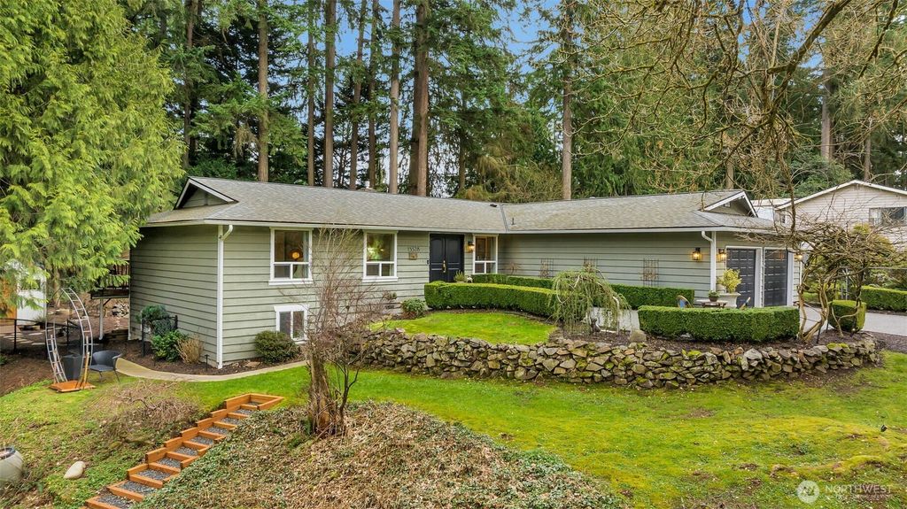 Photo of 15528 186th Avenue NE, Woodinville, WA 98072 (MLS # 2483501)