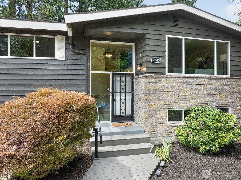 Photo of 15513 Palatine Lane N, Shoreline, WA 98133 (MLS # 2549891)