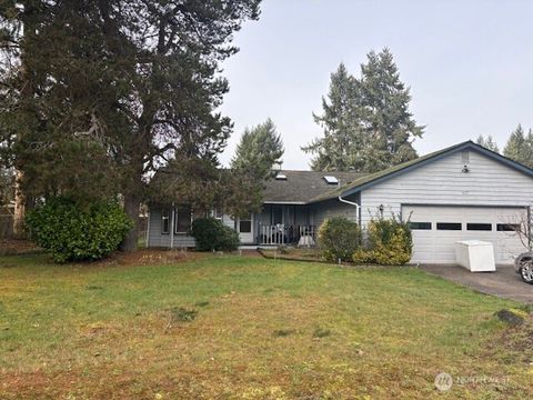 Photo of 427 Sawmill Court SE, Olympia, WA 98513 (MLS # 2472802)