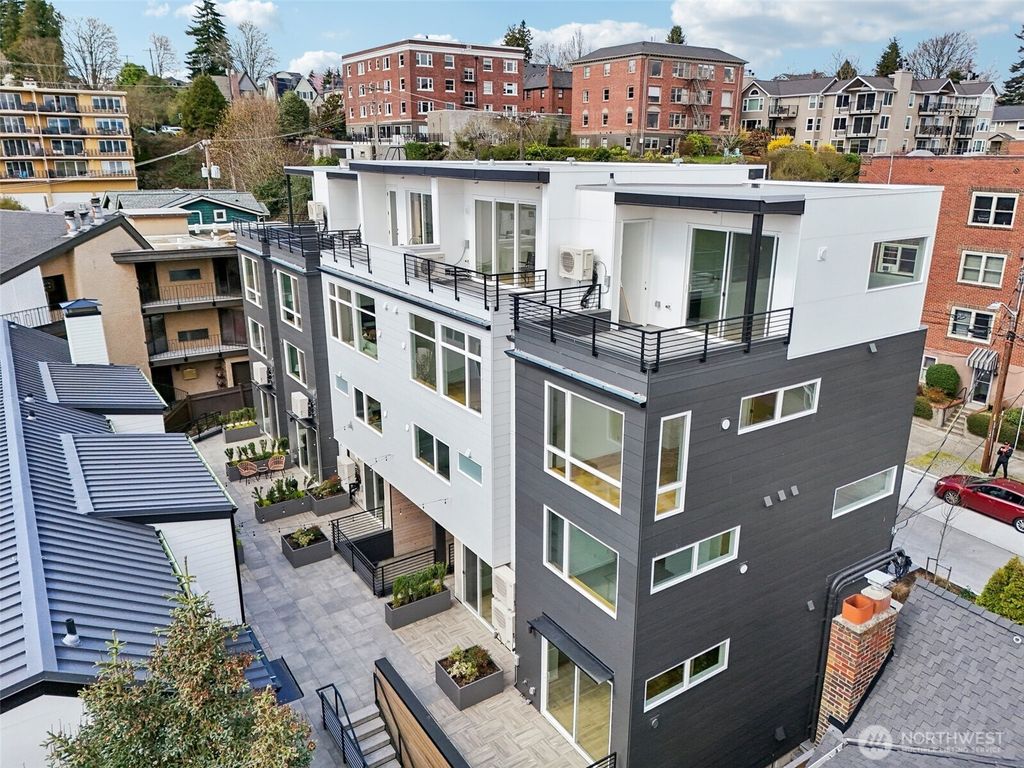 Photo of 517 Howe Street #B, Seattle, WA 98109 (MLS # 2498970)