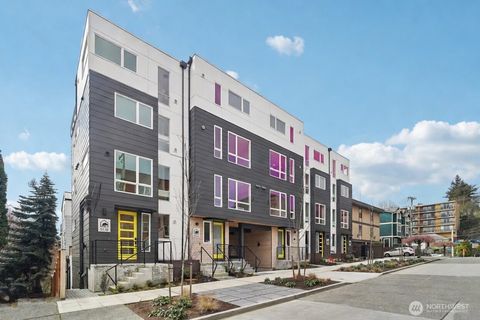 Photo of 517 Howe Street #B, Seattle, WA 98109 (MLS # 2498970)