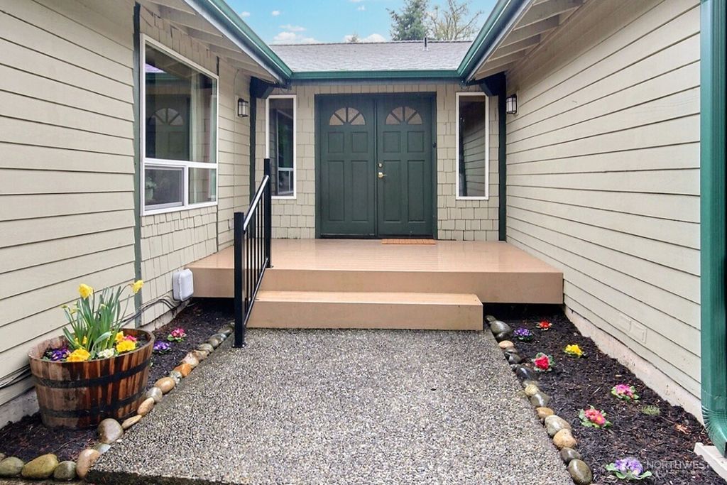 Photo of 21834 SE 265th Way, Maple Valley, WA 98038 (MLS # 2496981)