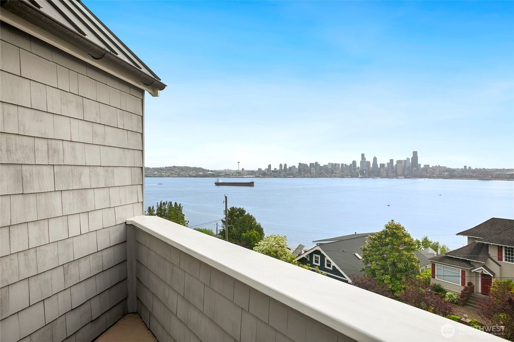 Photo of 1725 Arch Ave Ave SW, Seattle, WA 98116 (MLS # 2442843)