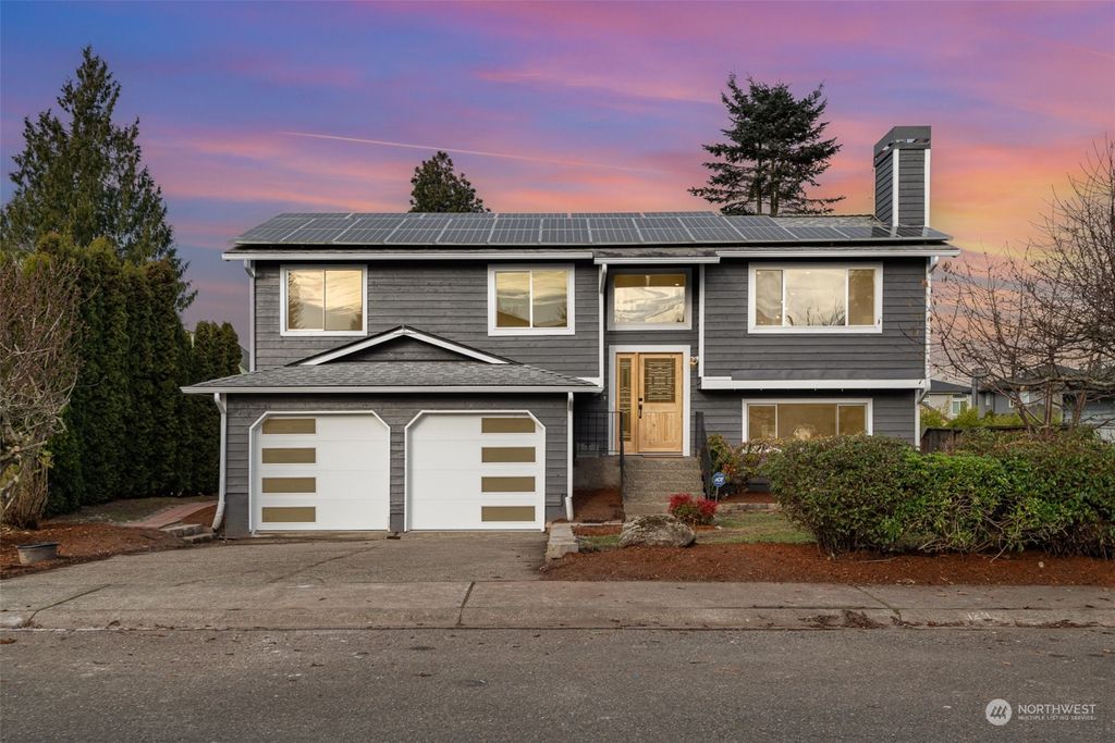 Photo of 1232 S 235th Place, Des Moines, WA 98198 (MLS # 2314785)