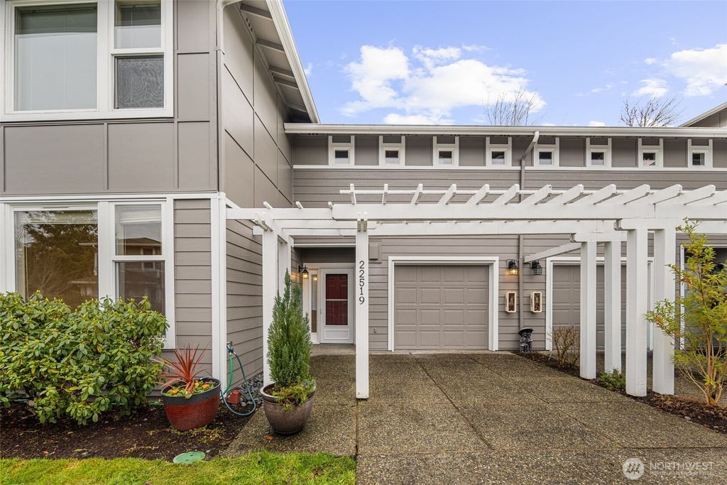 Photo of 22519 SE 38th Terrace #1423, Issaquah, WA 98029 (MLS # 2476052)