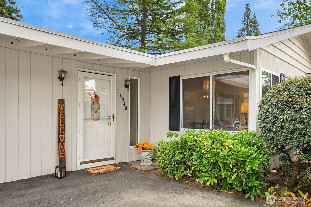 Photo of 16848 124th Avenue SE, Renton, WA 98058 (MLS # 2429295)