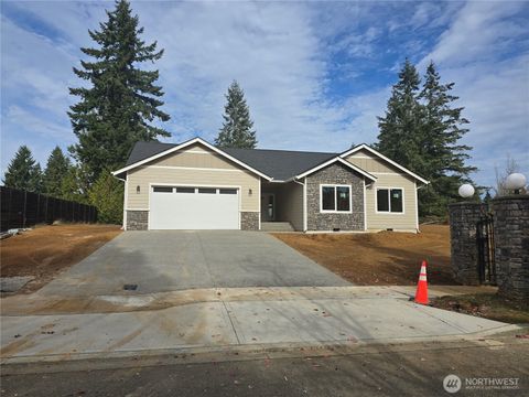 Photo of 102 Sycamore Lane, Onalaska, WA 98570 (MLS # 2364311)