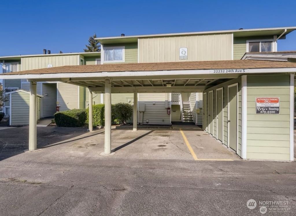 Photo of 22232 24th Avenue S #Q119, Des Moines, WA 98198 (MLS # 2328892)