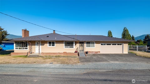 Photo of 243 Carter Street, Sedro Woolley, WA 98284 (MLS # 2581624)