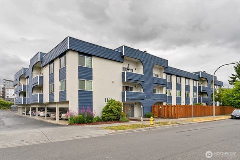 Photo of 1100 Ave NE Harrington Avenue NE #211, Renton, WA 98056 (MLS # 2405373)