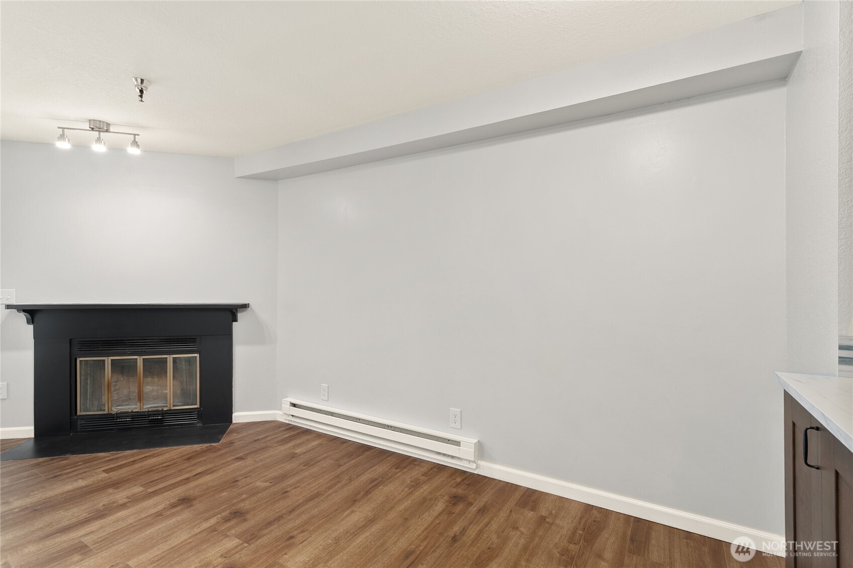 1100 NE Harrington Avenue NE 211