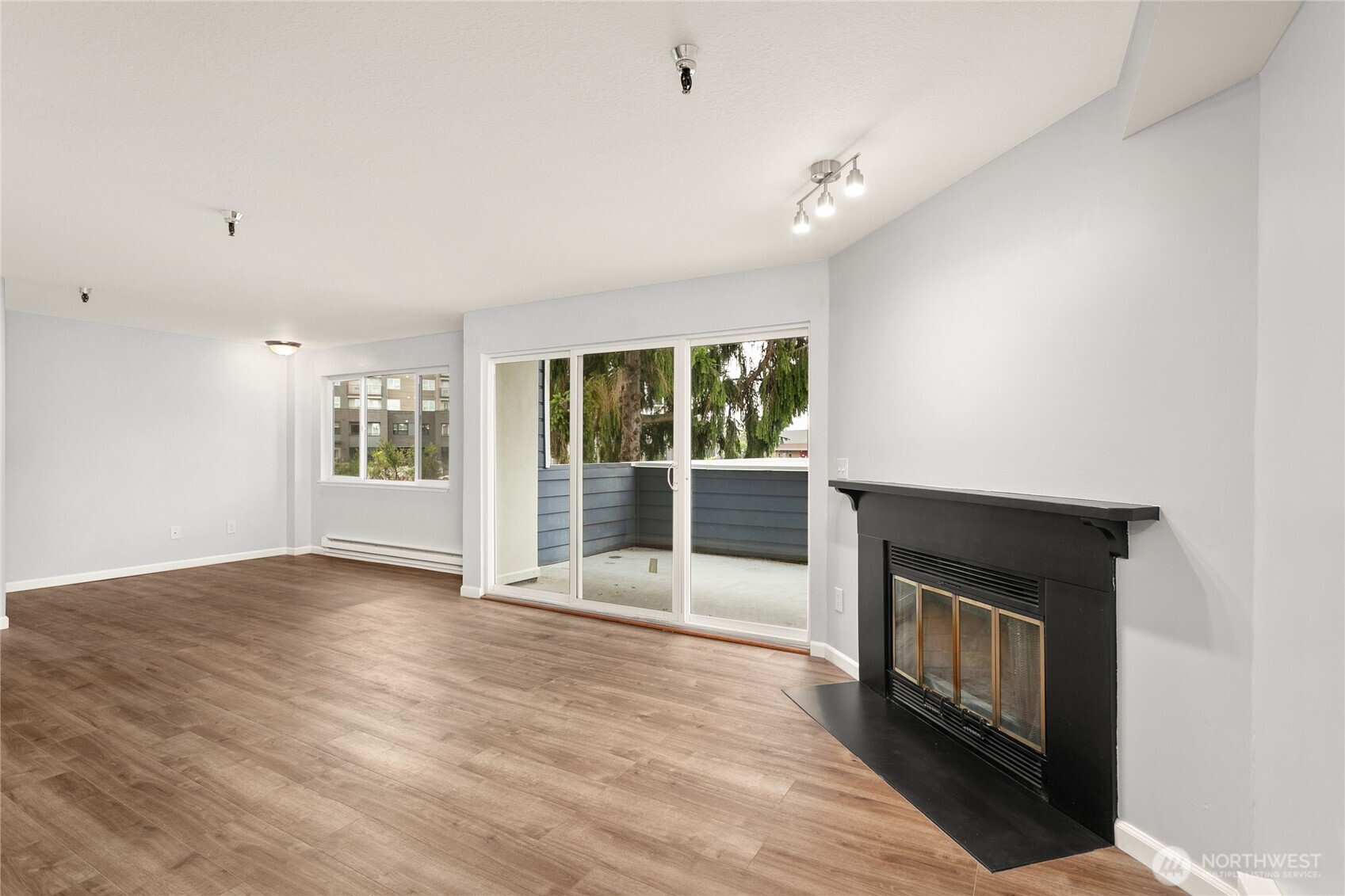 1100 NE Harrington Avenue NE 211